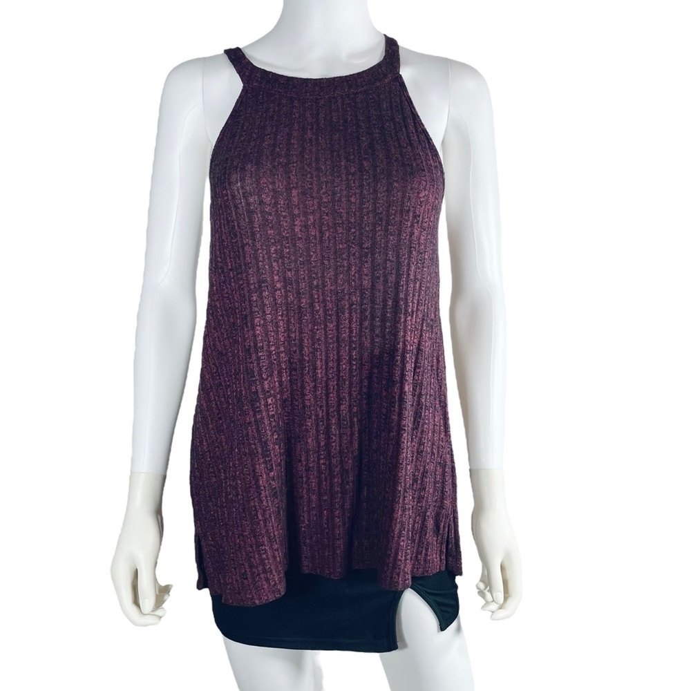 KAILEIGH Ribbed Split Back Sleeveless Blouse Maroon
